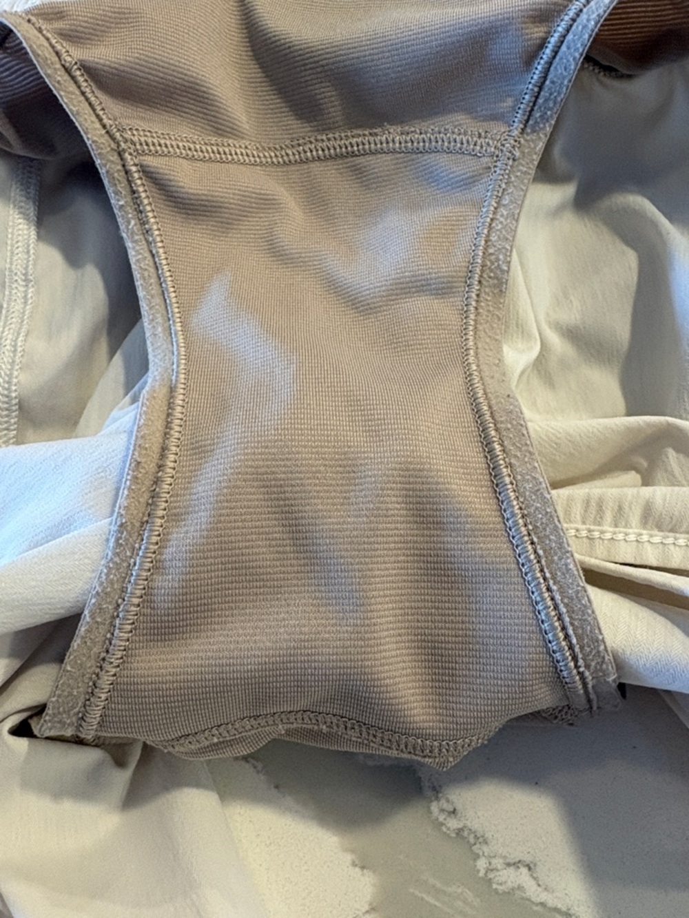 Lululemon Hotty Hot Short 4” Inseam ~ 4 ~ White with Nude Liner - Picture 6 of 10